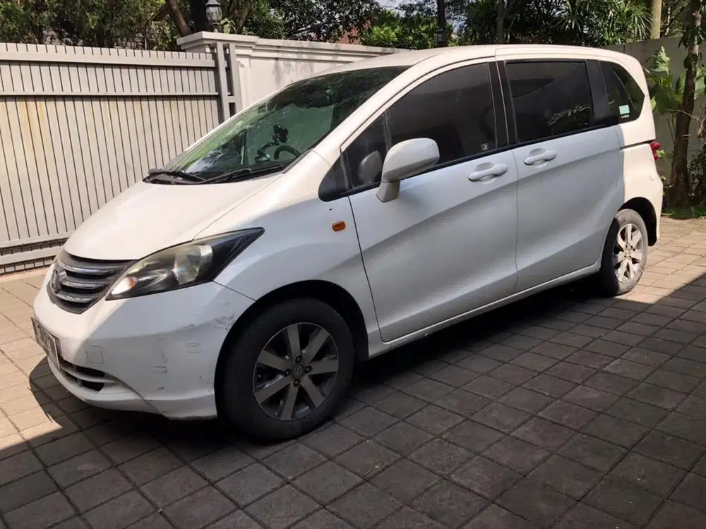 Honda Freed 2010 Bensin