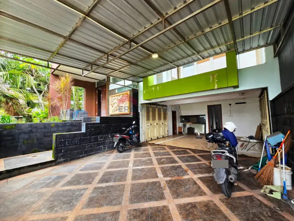 Rumah Hook Lingkungan Tenang, Dekat BINUS, Plaza Araya & Persada Hospital