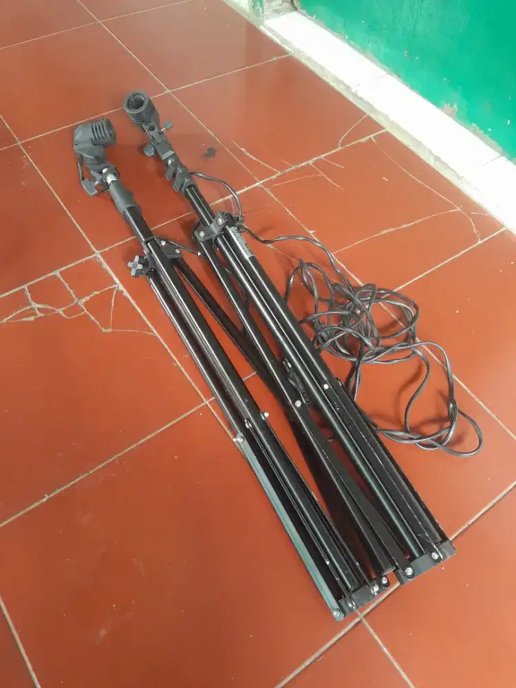Teleskop jual tiang lampu kamera masih bagus .