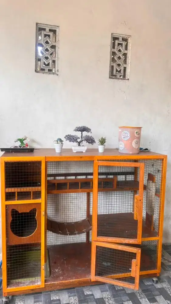 Kandang kucing Bahan Kayu