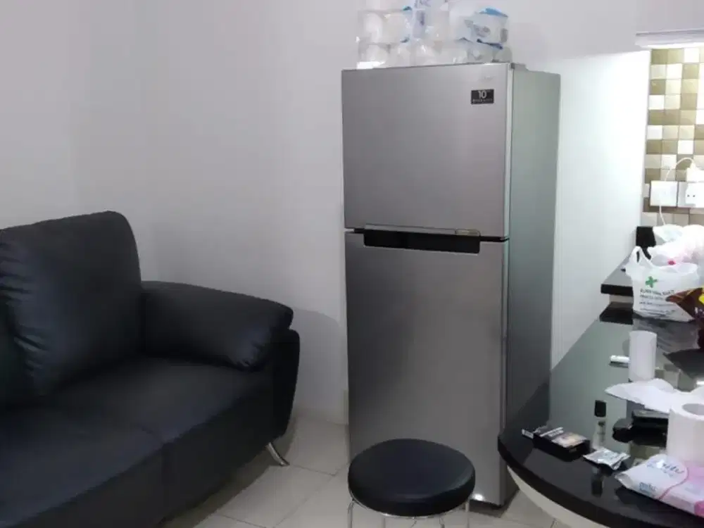 ready unit apartemen green lake sunter,2kamar furnished siap huni,2 AC dan waterheater,view danau,hadap selatan,lantai rendah, 25 juta/6 bulan