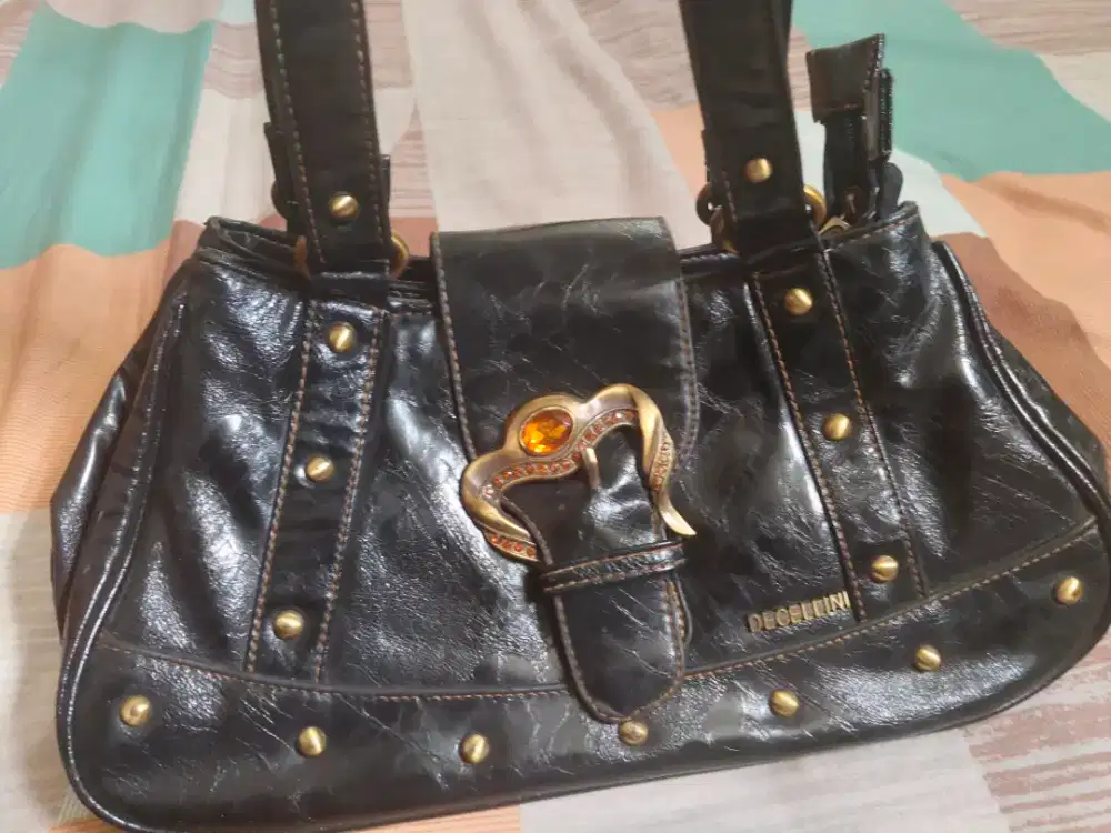 Tas wanita warna hitam