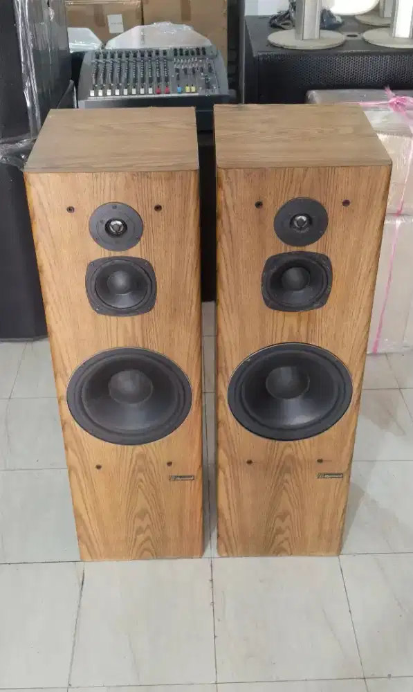 Sepasang Speaker FloorStanding Dynacord Ds-103T Ori Made In Canada