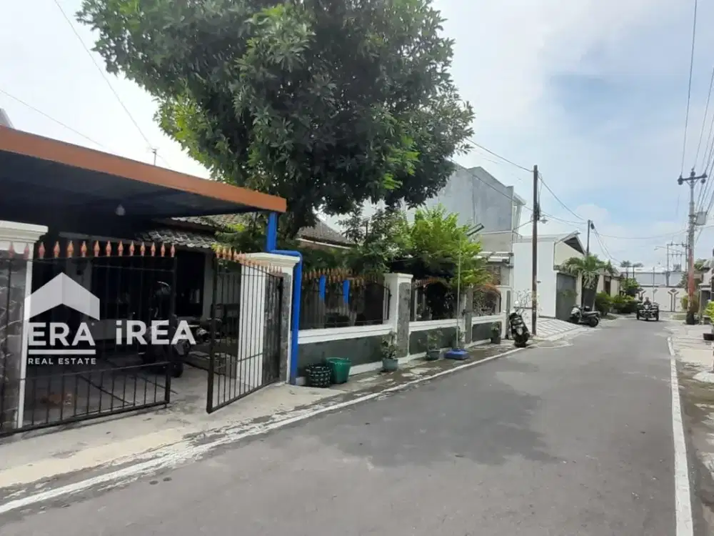 RUMAH DIJUAL DI SOLO DEKAT PASAR NUSUKAN DAN KAMPUS UNISRI