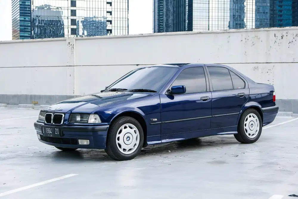 BMW 320i 1995 Bensin