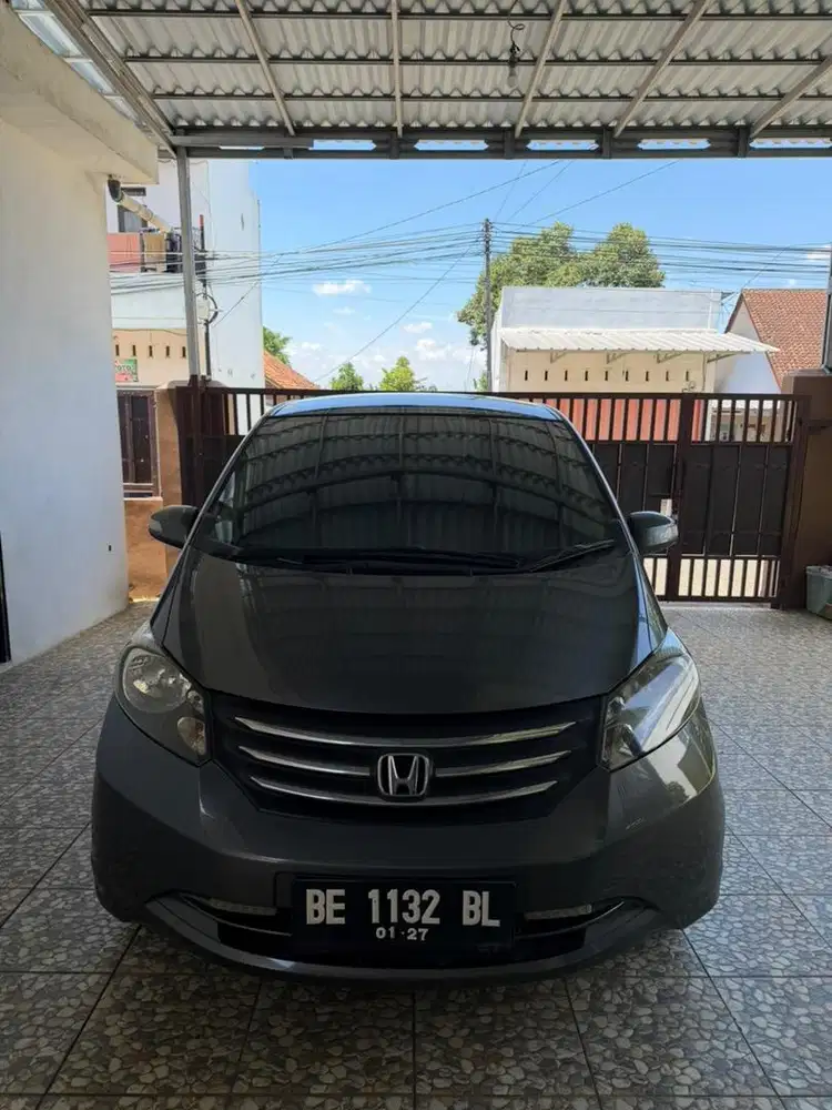 Honda Freed PSD 2012 - Abu Police (Mulus & Terawat)