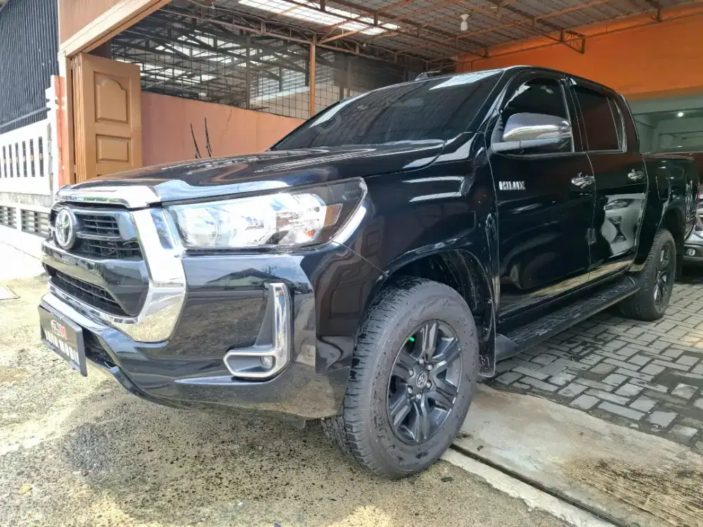TOYOTA HILUX G M/T 4x4, 2023
