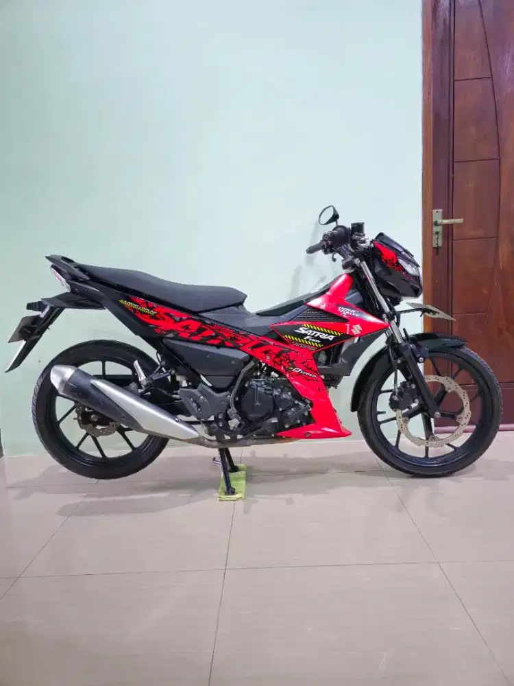 Satria 2018 hitam merah