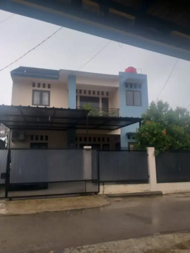 Rumah strategis dekat Grandwisata