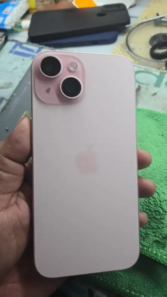 Iphone 15 128GB pink IBOX Garansi Masih ON