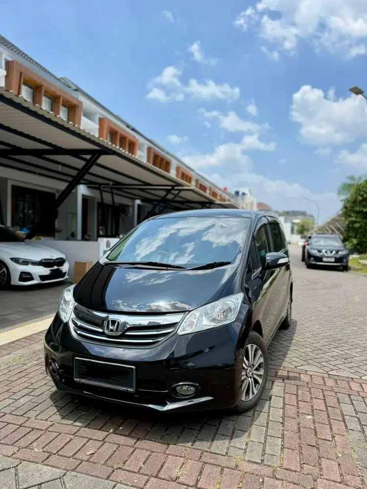 Honda Freed E PSD 2013 Black (SUPER MULUS) CASH ONLY