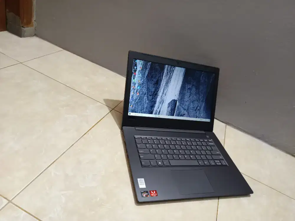 Lenovo Ryzen 3 dg ssd 512GB,ram 8gb,murah,normal jg bergaransi