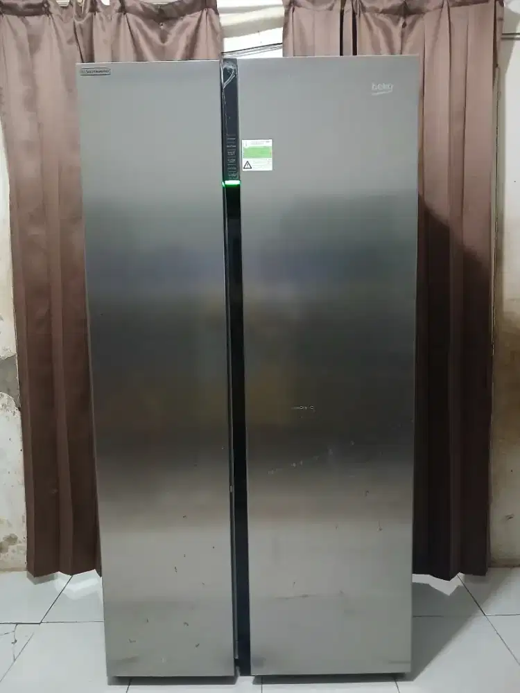 Dijual kulkas 2pintu side by side merk Beko normal