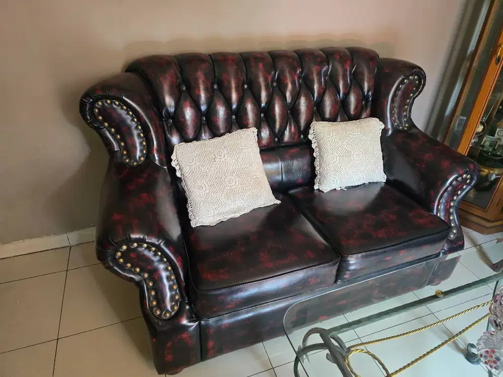 Sofa Klasik Chesterfield 2 Seater Mulus - Bogor