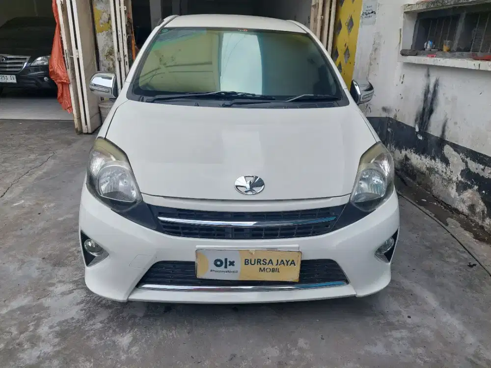 TOYOTA AGYA 1.0 A/T PUTIH 2014