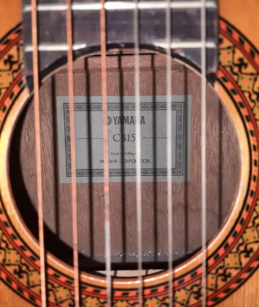 Gitar Akustik Yamaha