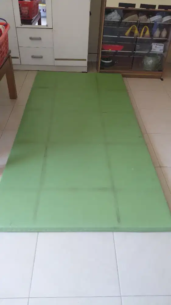MATRAS TEBAL TERAPI ANAK. ALAS TERAPI. PXLXT = 200X100X6CM