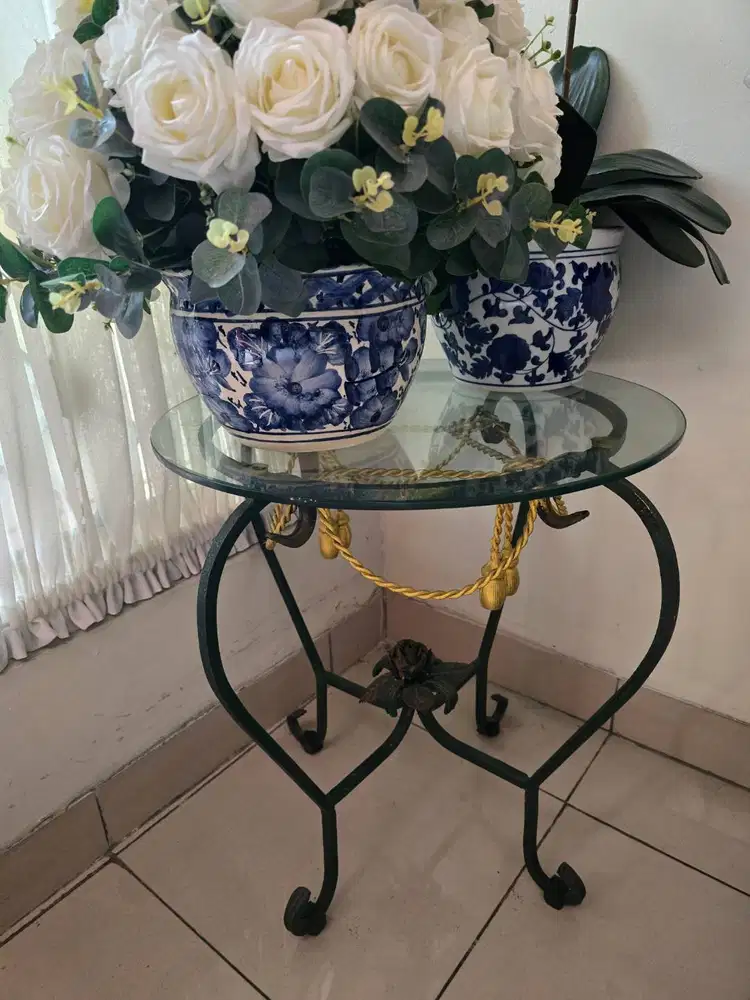 Meja Sudut / Meja Samping Kaca Besi Tempa Klasik