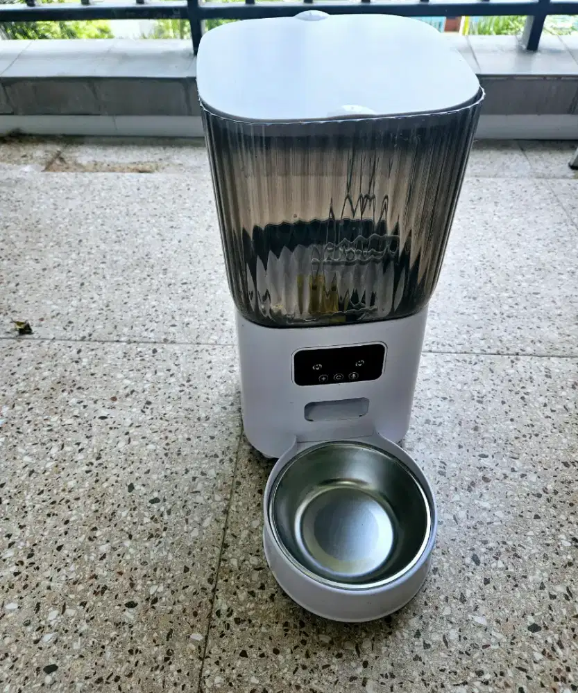 Food dispenser camera + wifi