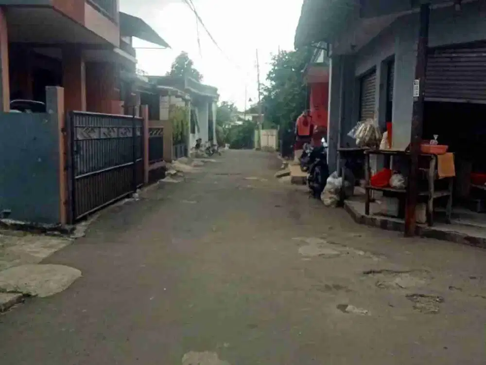 Jual Rumah Tingkat 2 di Cinere dekat mall Cinere Depok luas 80 m2