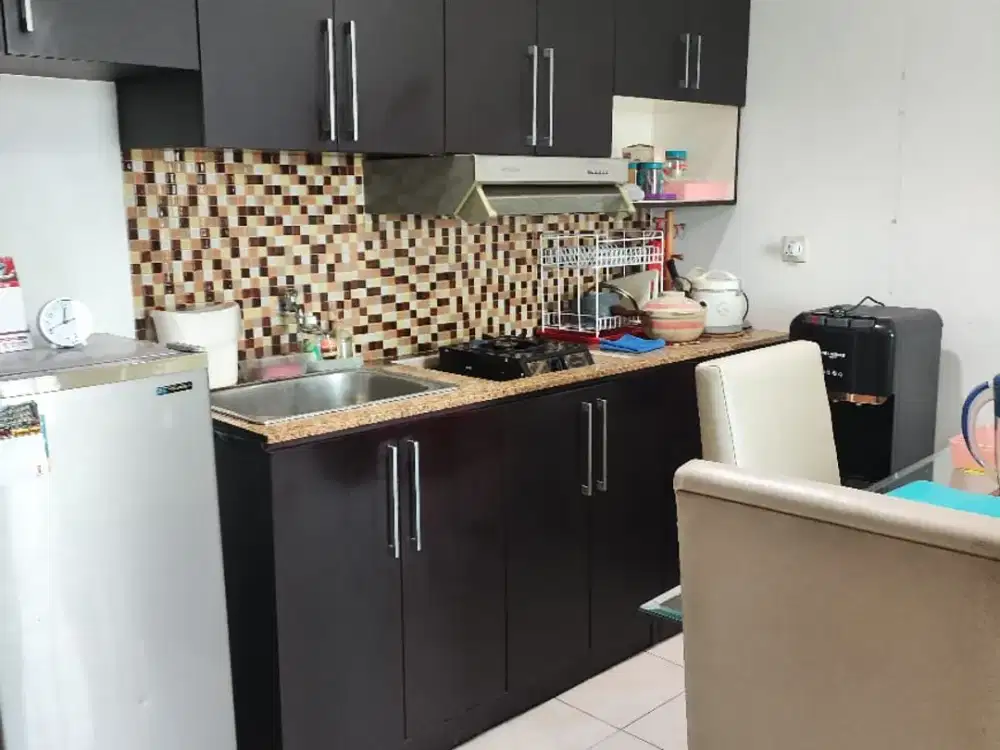 di jual apartemen city home tower Miami lantai 10 sudah full furnish hadap timur nego tipis