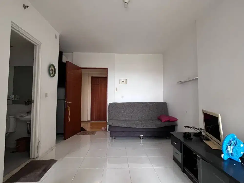 Eastcoast Residence 2BR  Semi  Furnished Tower Sapphire  Lt 5 Pakuwon City sebelah Hokky