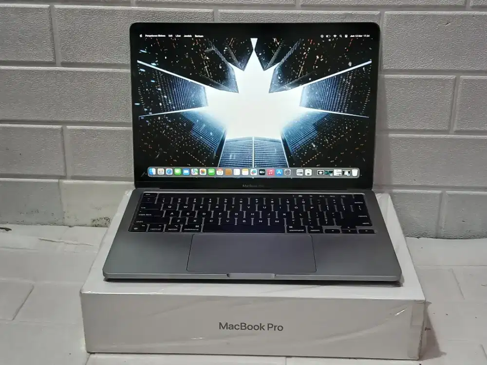 Macbook Pro M1 2020 IBox Touchbar / RAM 8 GB /SSD 256GB