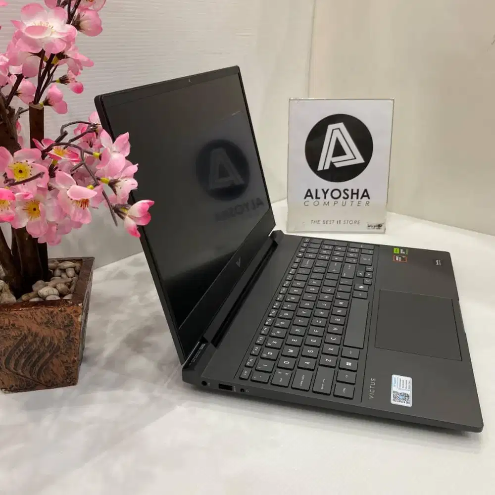 Laptop HP Gaming Victus 15 FB3150AX Ryzen 5-240 16GB SSD 512GB RTX5050