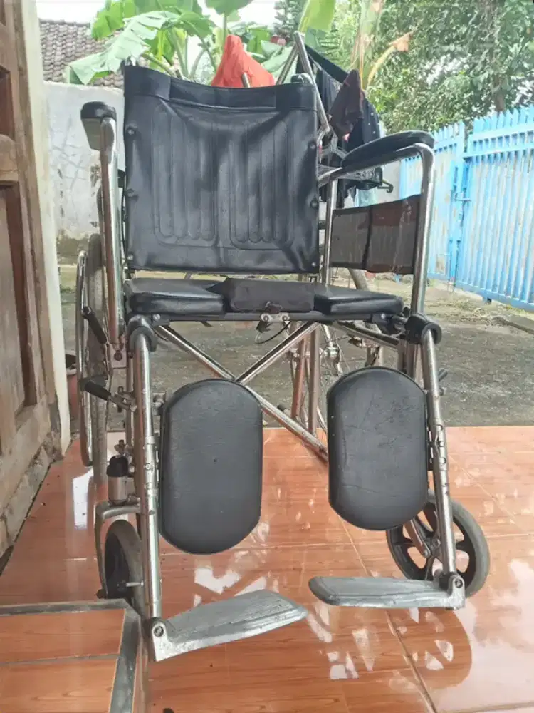 Di jual kursi roda