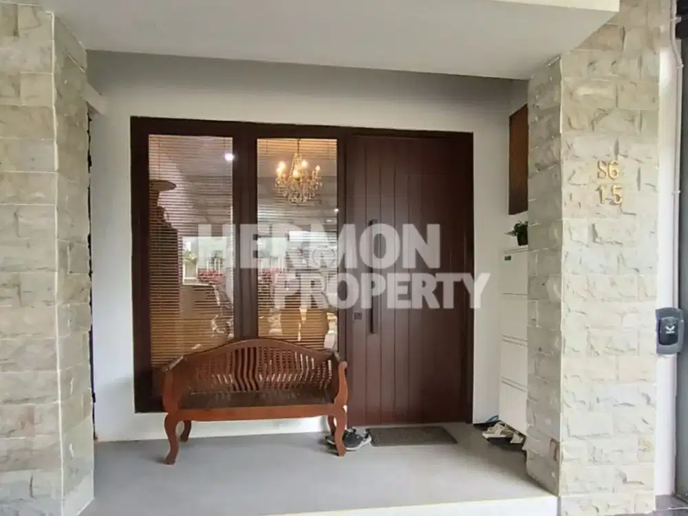 Rumah Minimalis Siap huni , Bangunan Rapih , Harga Nego Menarik di Legenda Wisata Cibubur