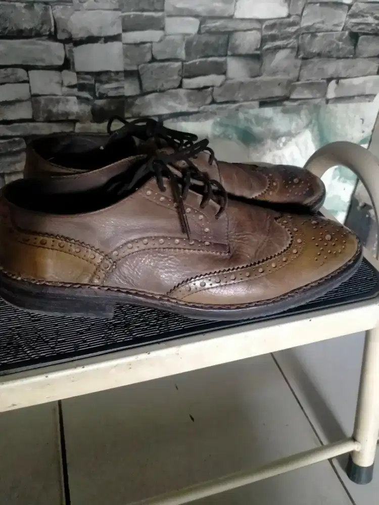 Sepatu second kondisi 90%