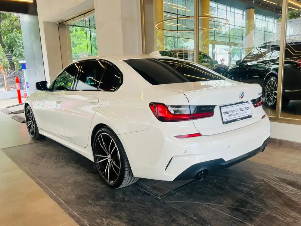BMW 330i 2022 Bensin