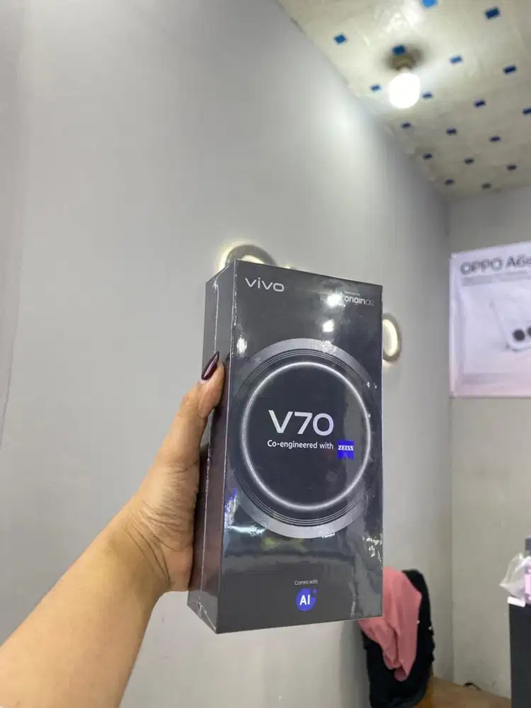 Vivo V70 5G 12/256 GB