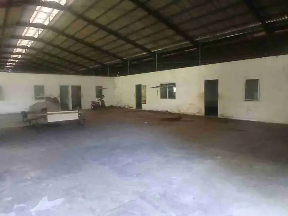 Gudang Besar  Lokasi Strategis Narogong Raya Bekasi