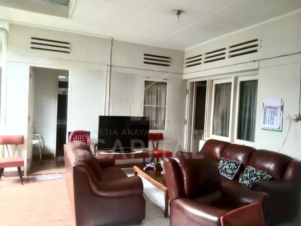 RUMAH TINGGAL DI TENGAH KOTA SAYAP DIPONEGORO DEKAT GEDUNG SATE