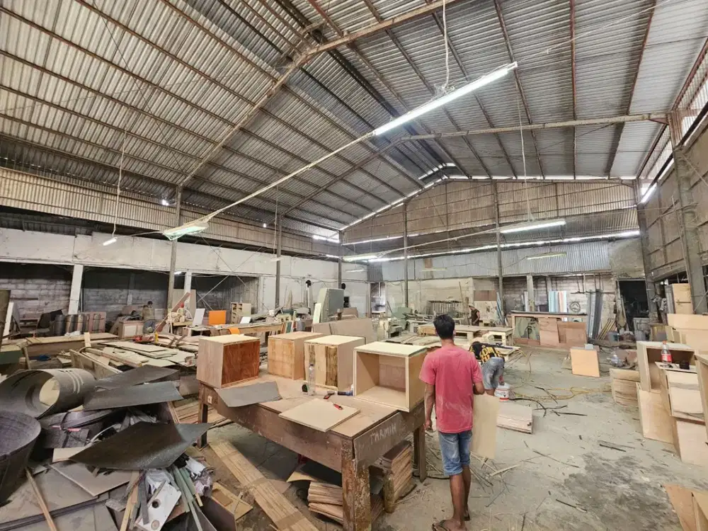 Tanah & Bangunan Ex Workshop di Curug Legok Tangerang