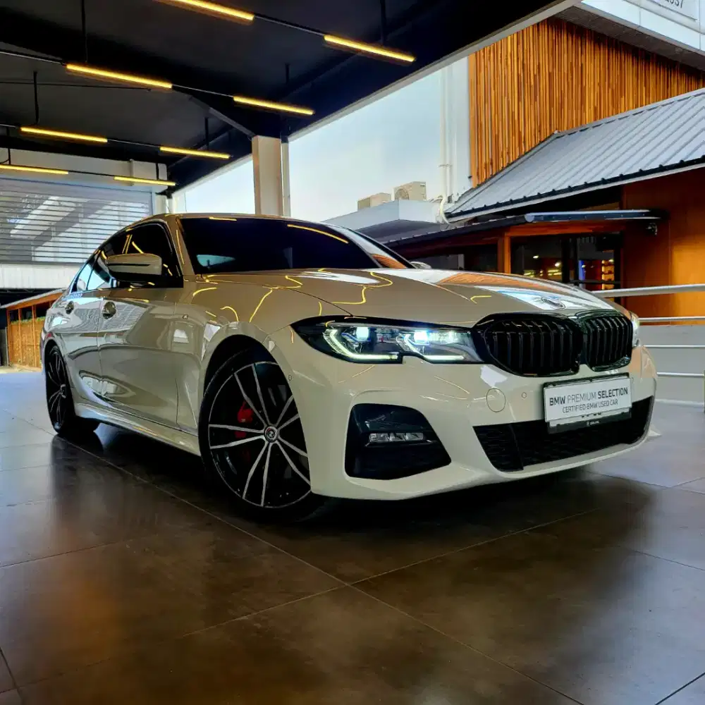 BMW 330i 2022 Bensin
