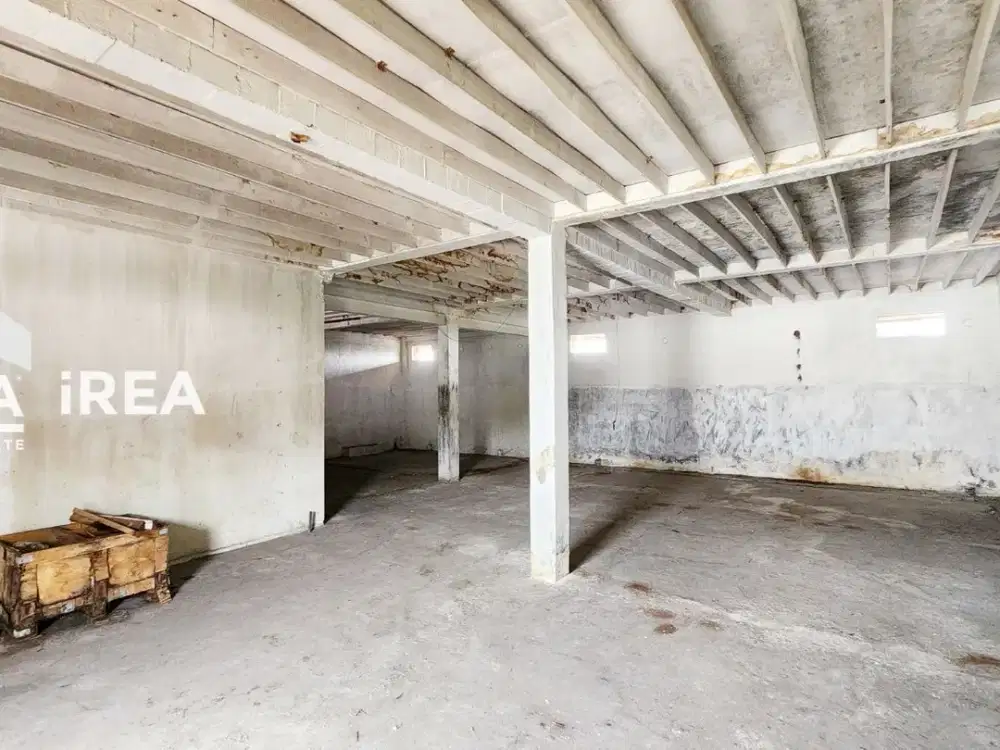 RUANG USAHA DAN GUDANG DISEWAKAN DI SOLO DEKAT TERMINAL TIRTONADI