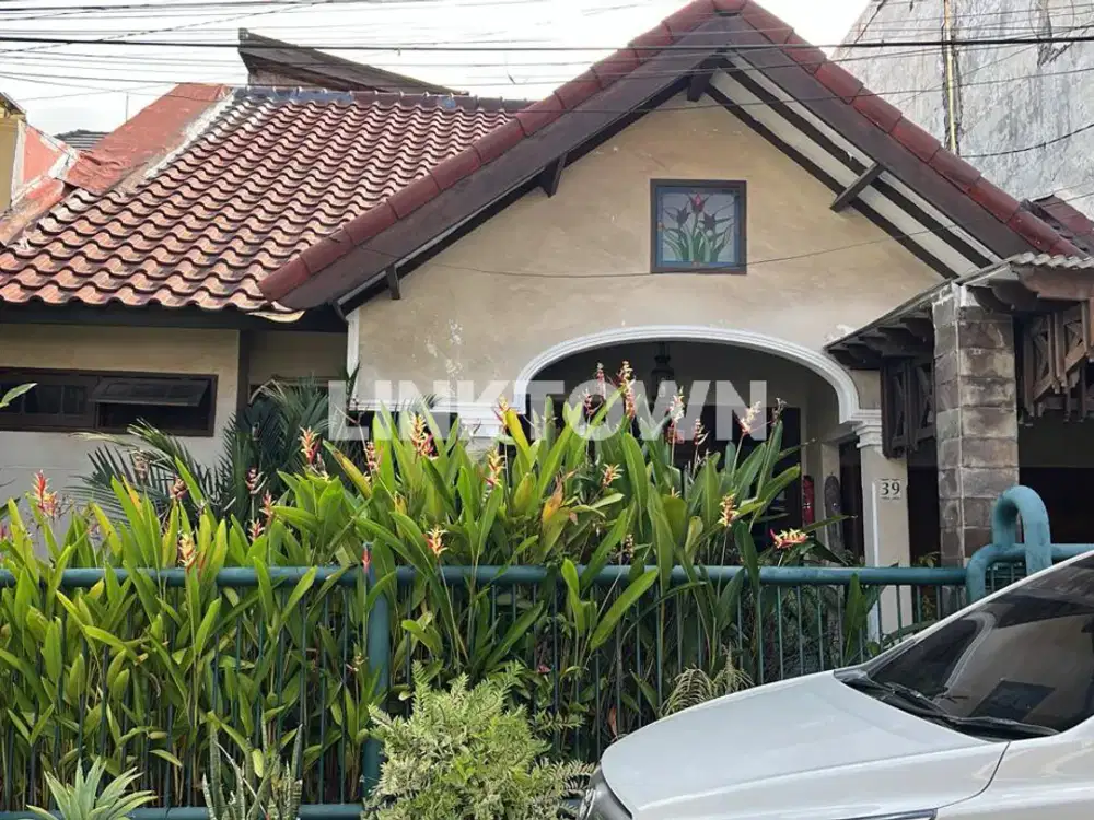 Rumah Murah Semifurnished Lokasi Strategis di Semolowaru