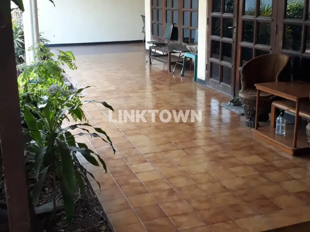 Dijual Rumah Strategis Cocok untuk Perkantoran dan Resto di Kutai Surabaya Pusat