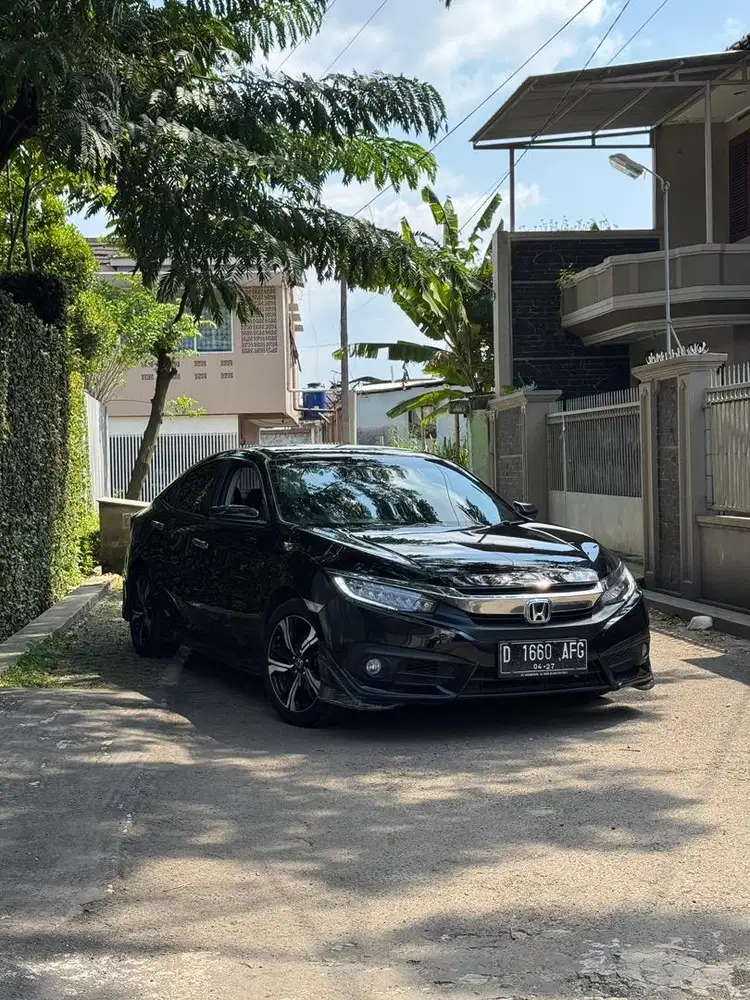 Honda civic turbo es sedan 2017 terawat mulus antik