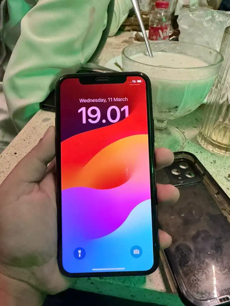 Dijual iphone 11 pro 256 gb ibox second