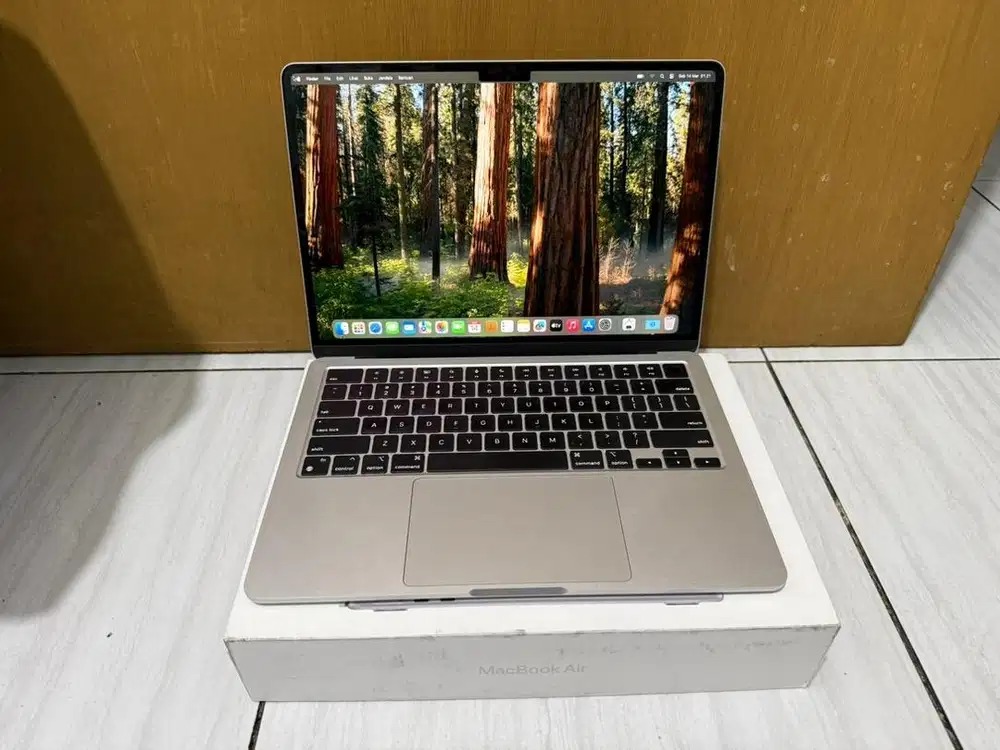 Macbook air m3 2024 8/256gb ibox mulus fullset like new