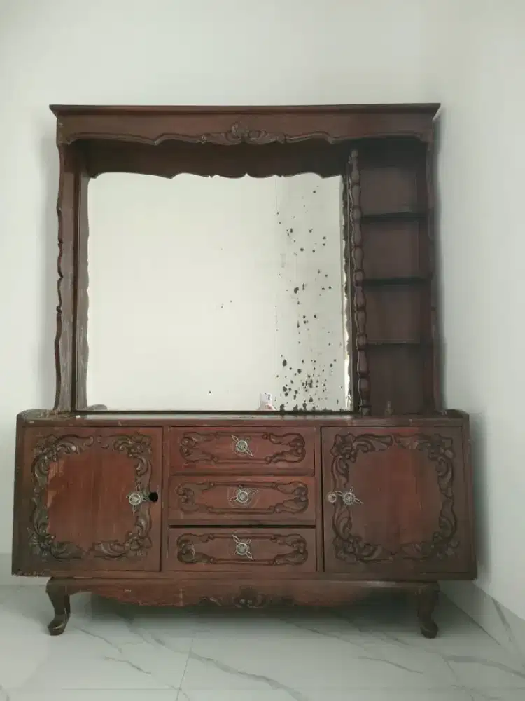 Dijual Meja Rias Estetik