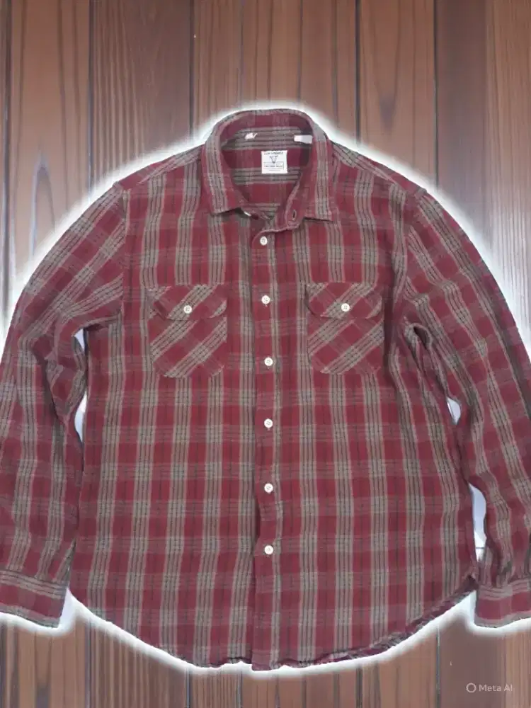 Kemeja flannel LEVI'S size M-Kancing Mutiara-Made in ROMANIA