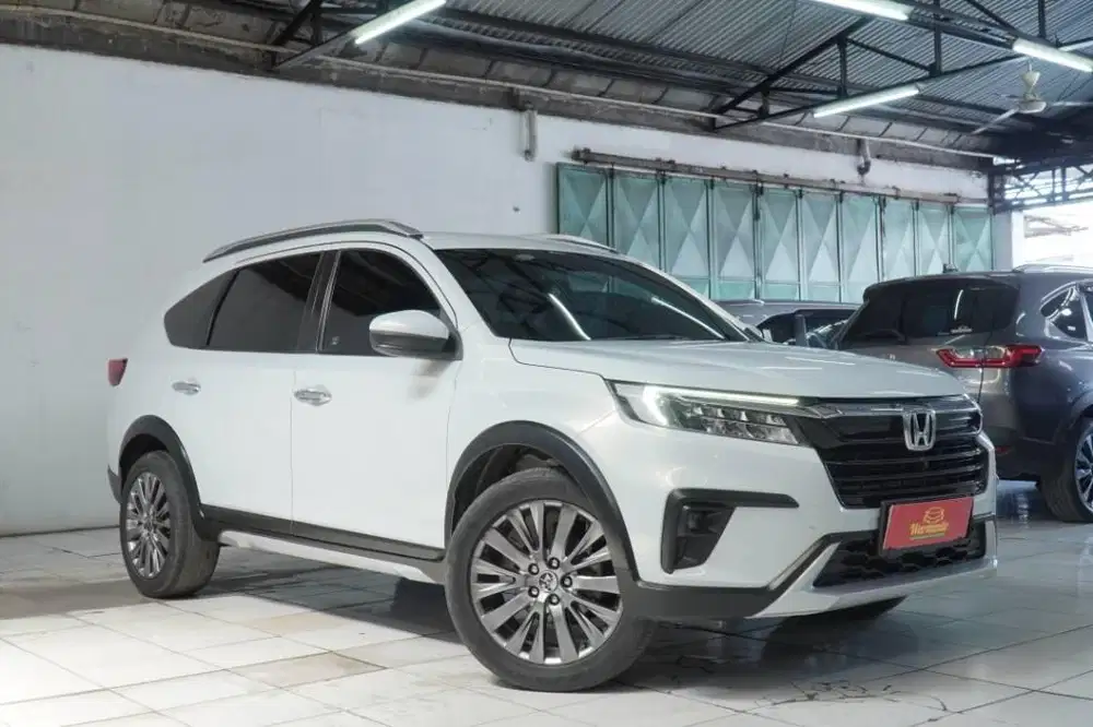 Honda BRV 1.5 Prestige CVT tahun 2022 Putih BR-V Matic AT DP minim