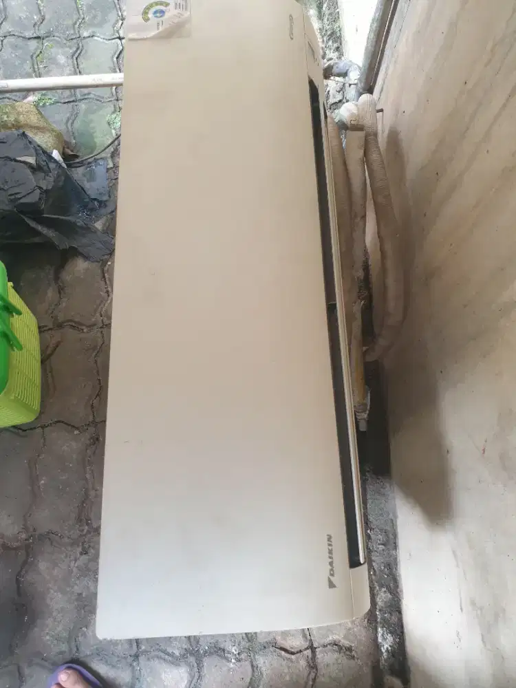 Ac daikin inventer thailand 1/2 pk