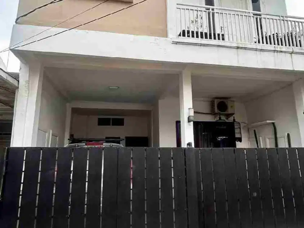 Dijual murah rumah 2 lantai di dukuh zamrud Mustika Jaya Bekasi Kota