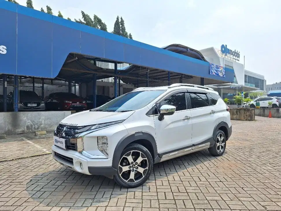 DP MURAH Mitsubishi Xpander 1.5 Cross Bensin-AT 2020 Silver CKZBB