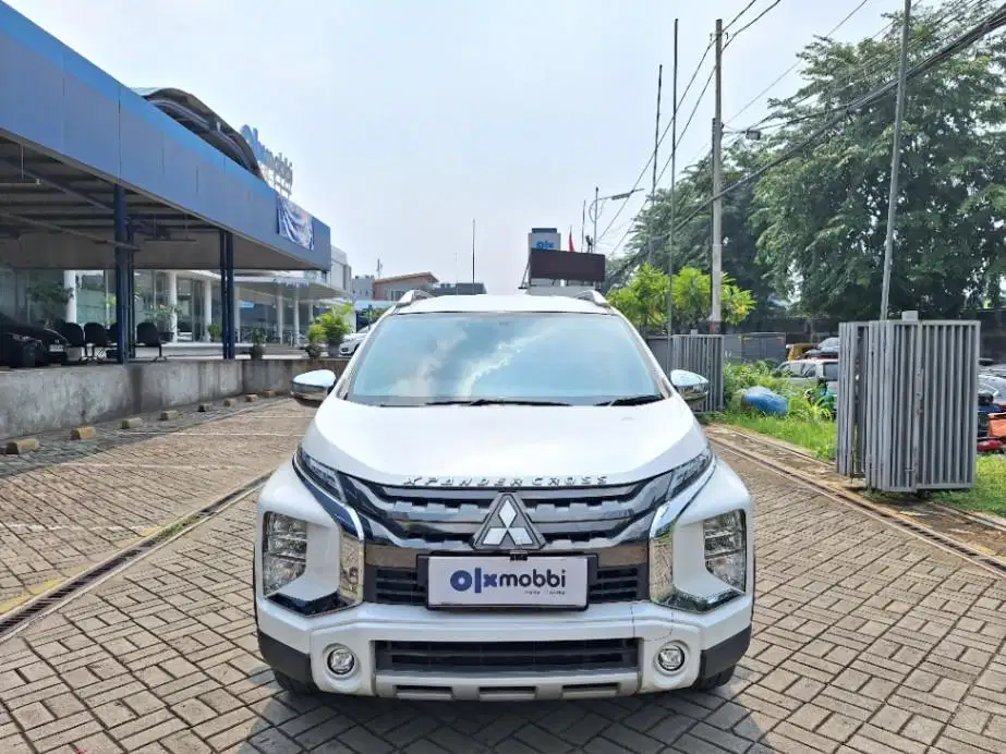 DP MURAH Mitsubishi Xpander 1.5 Cross Bensin-AT 2020 Silver CKZBB